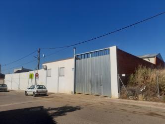 Nave industrial en CAMUÑAS